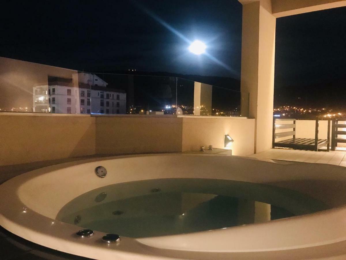 Deluxe Reyes Catolicos Apartment Salta Luaran gambar